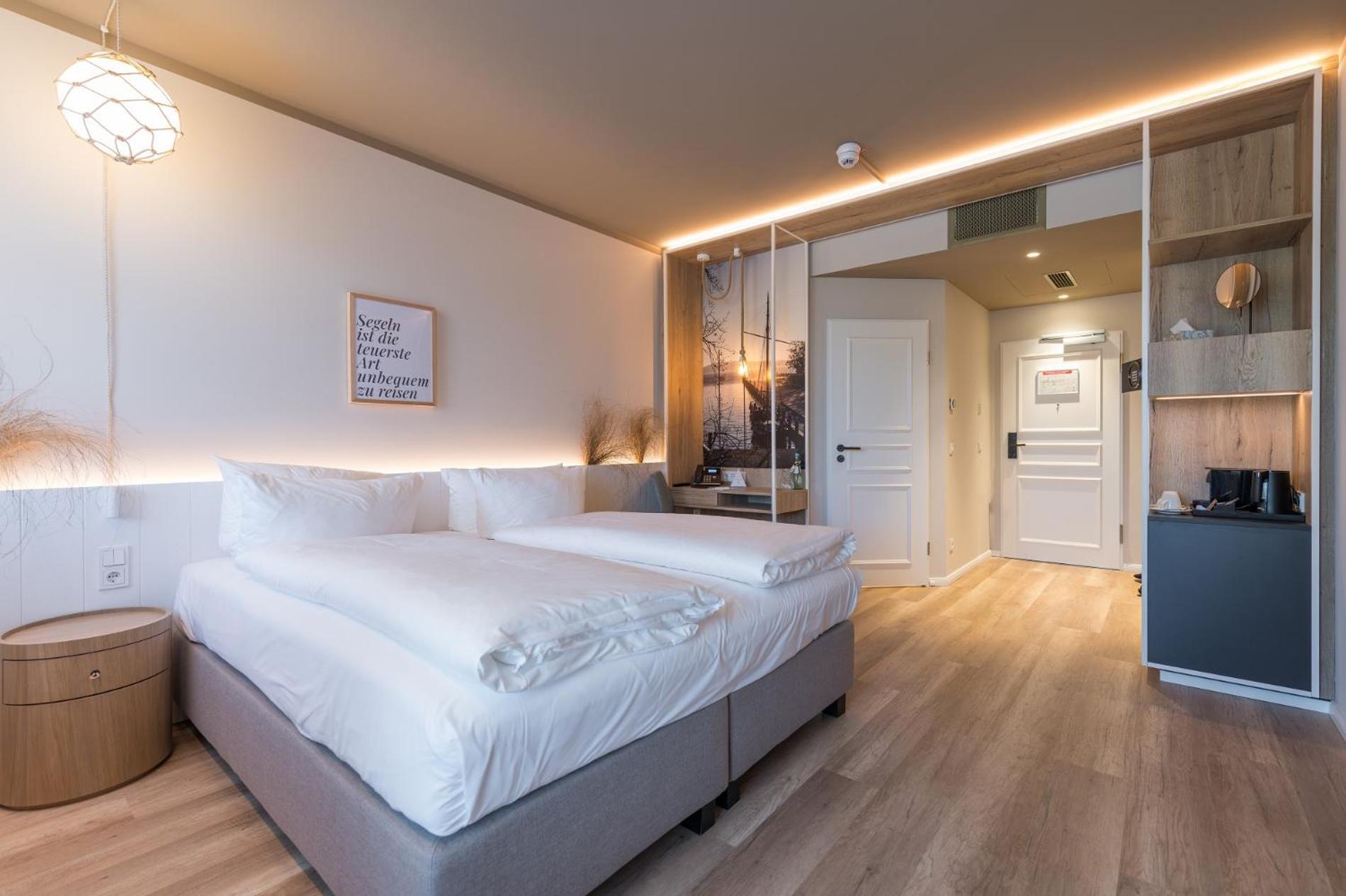 Hafenhotel Zu Путбус Екстериор снимка