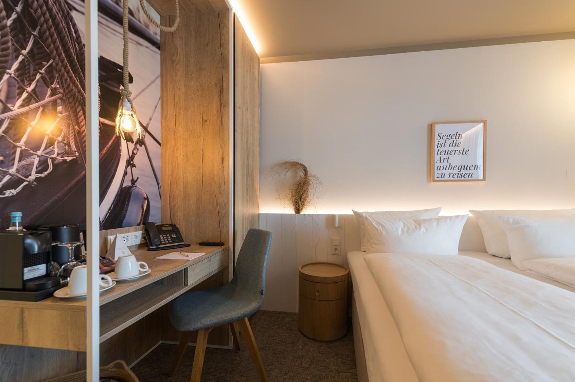Hafenhotel Zu Путбус Екстериор снимка